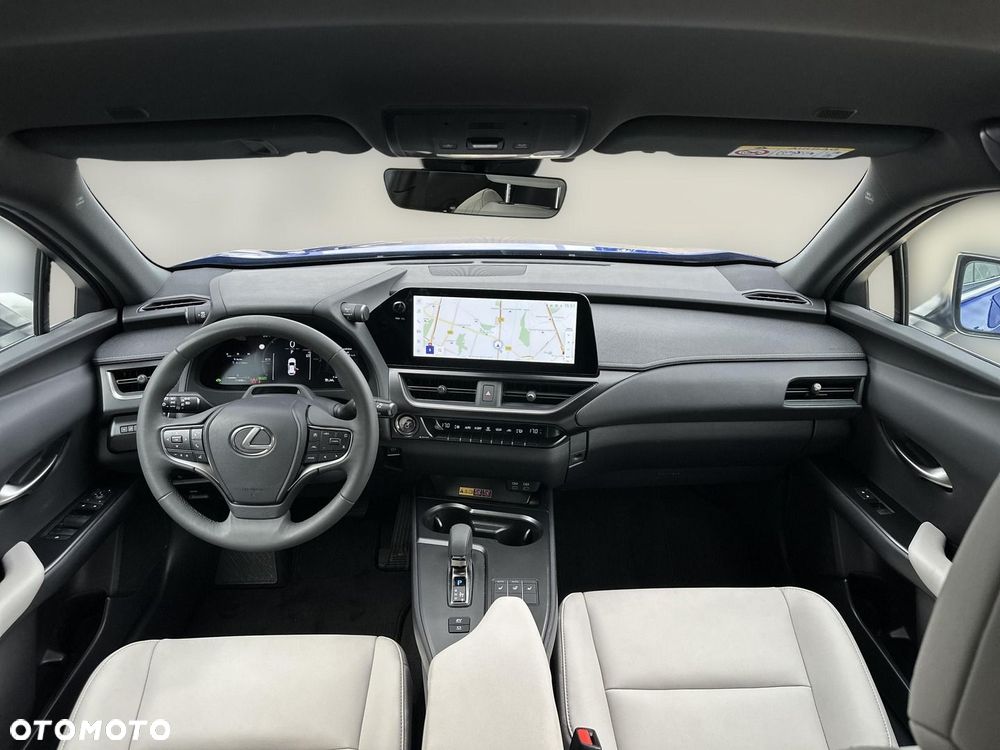 Lexus UX 300h F Sport Design - 3