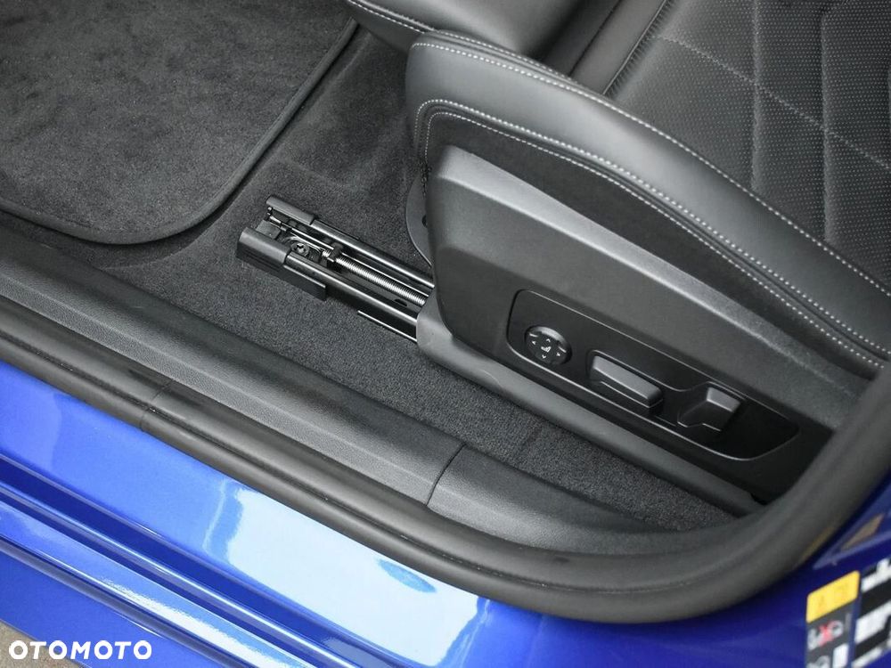 BMW iX2 eDrive20 66.5kWh M Sport Edition - 14