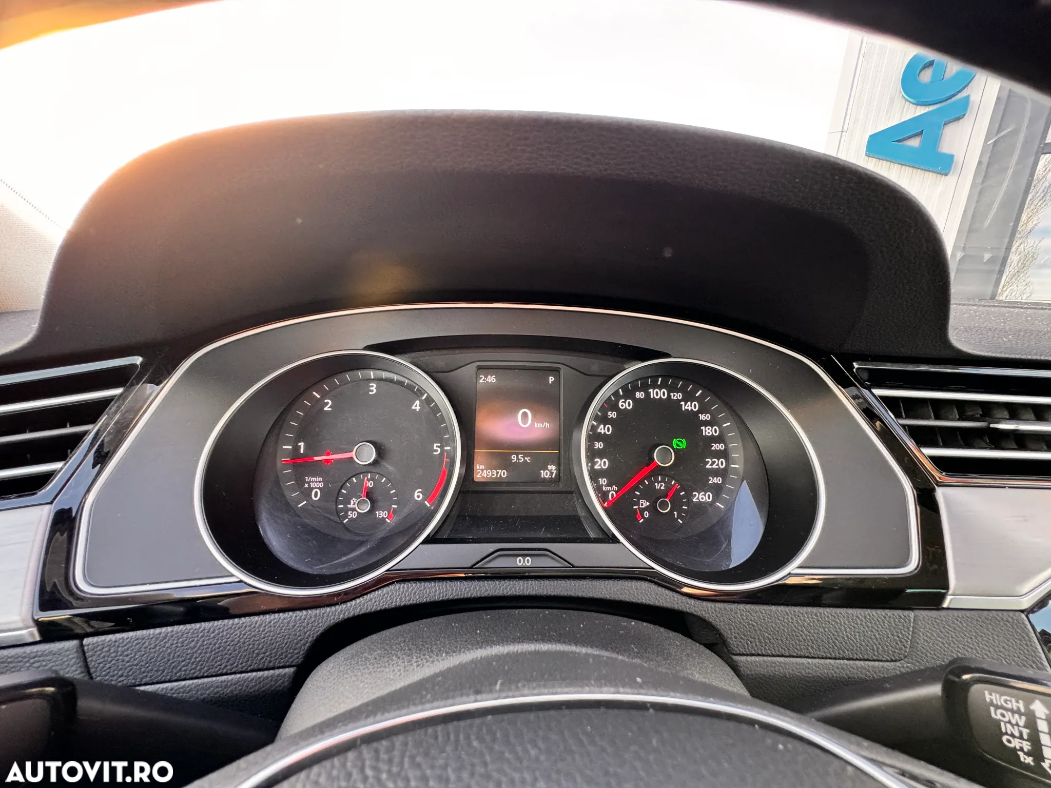 Volkswagen Passat Variant 2.0 TDI DSG 4Motion Highline - 32