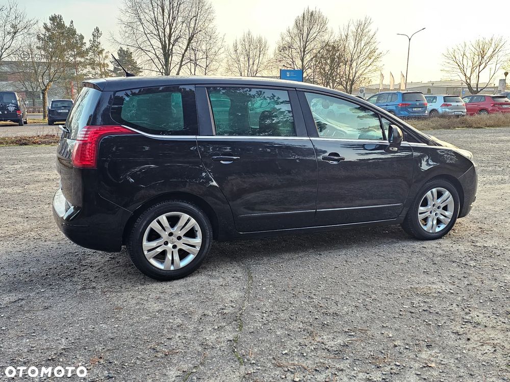 Peugeot 5008 - 8