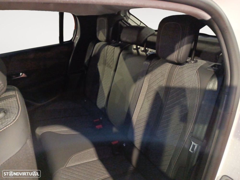 Peugeot 208 1.2 PureTech Allure — fotografia 13