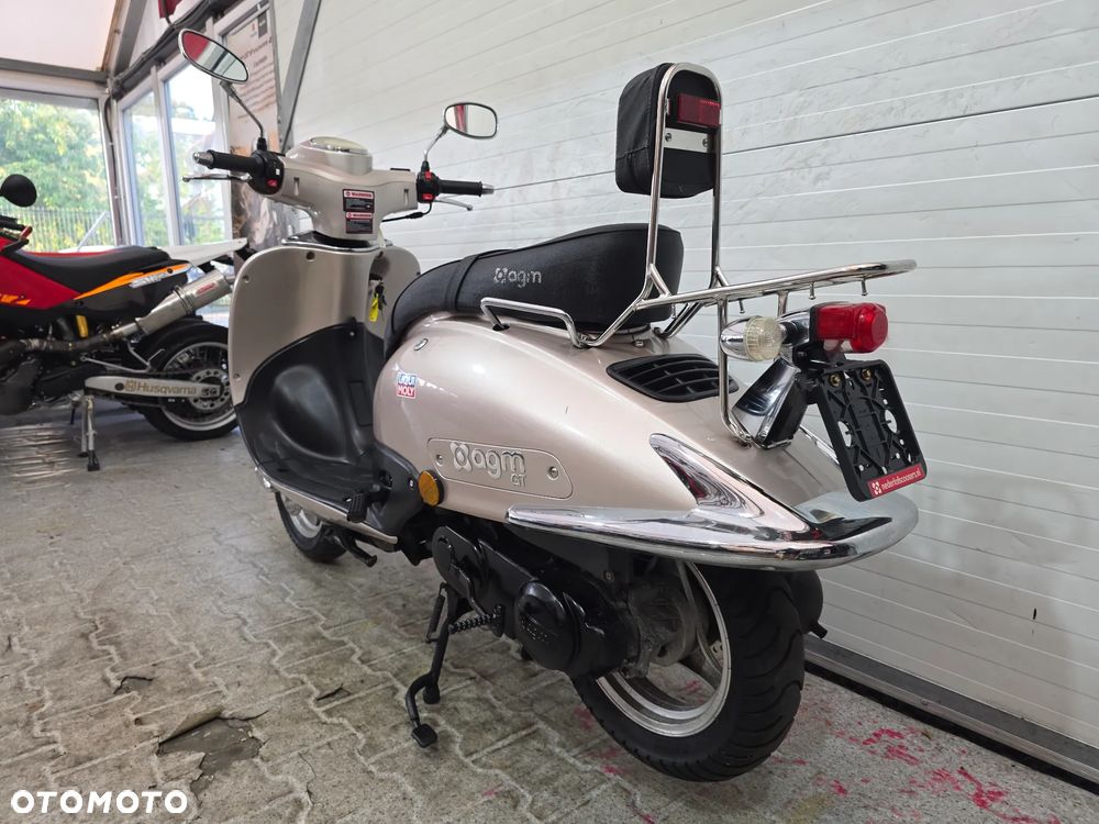 AGM Retro 50 - 10