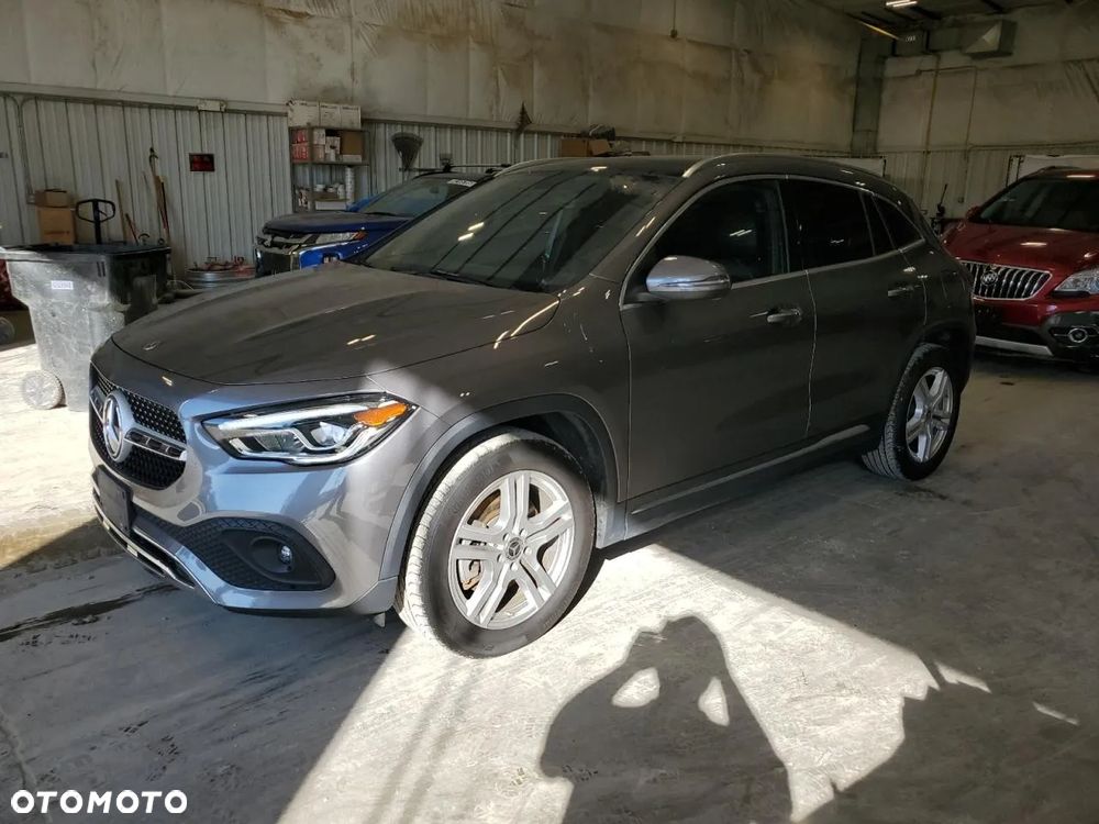 Mercedes-Benz GLA 250 4-Matic - 2