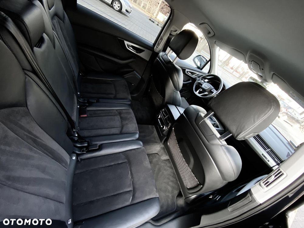 Audi Q7 - 7