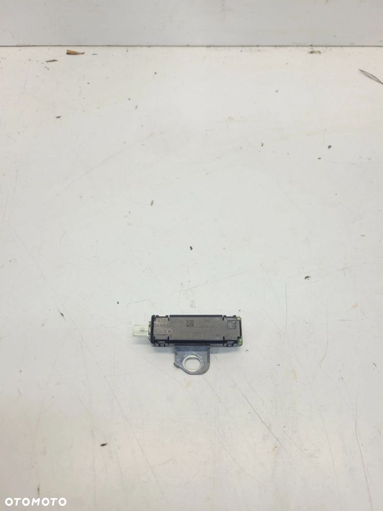ANTENA WZMACNIACZ ANTENOWY AUDI A5 8T CABRIO 8F0035225J - 1