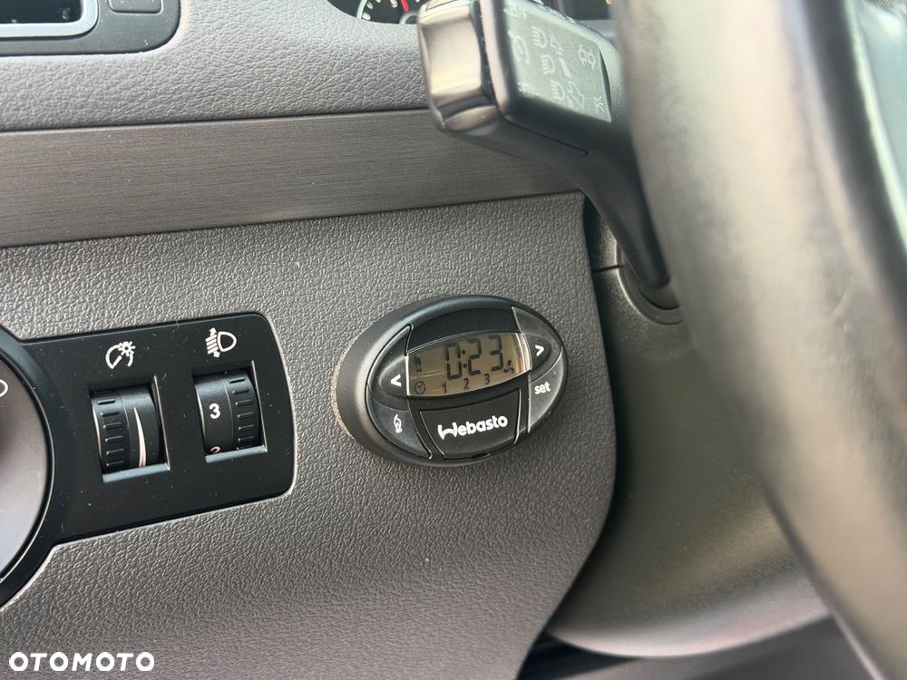 Volkswagen Touran 2.0 TDI DPF MATCH - 36