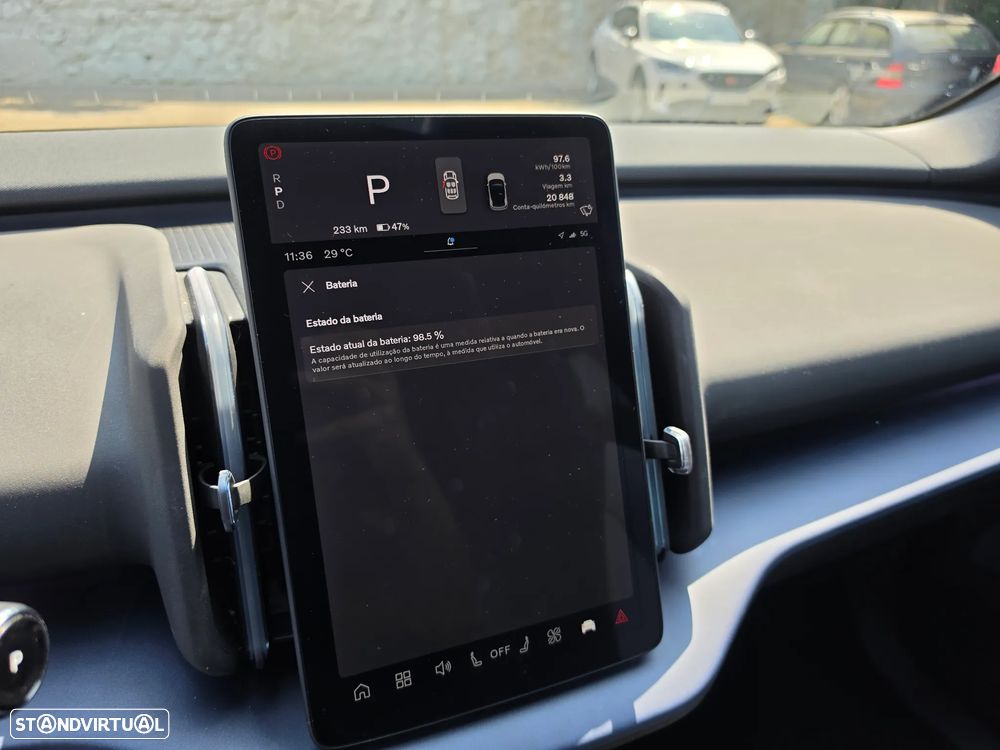 Volvo EX30 Single Motor Extended Range RWD Plus - 23