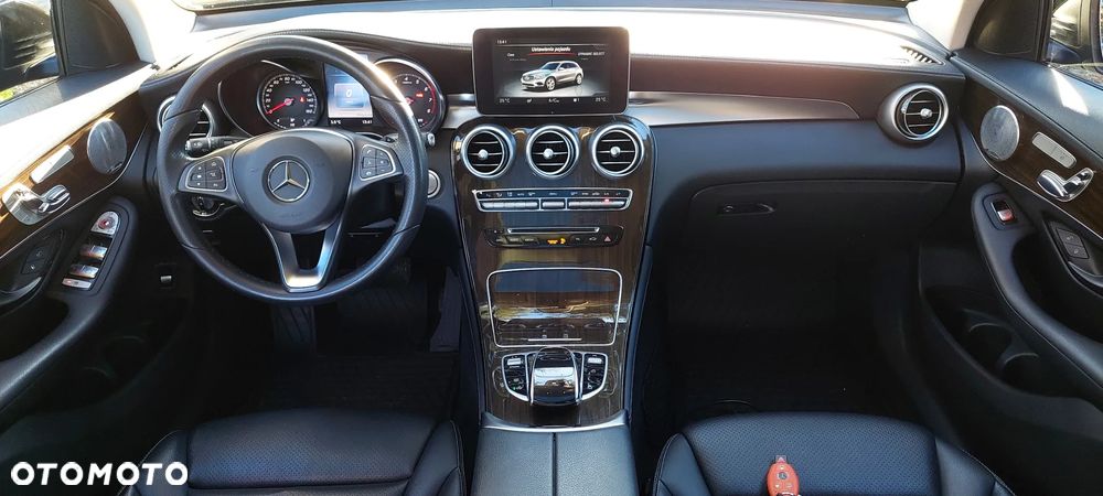 Mercedes-Benz GLC 300 4Matic 9G-TRONIC AMG Line - 8