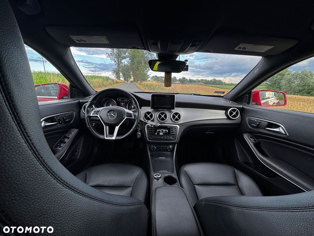 Mercedes-Benz CLA 250 7G-DCT - 14