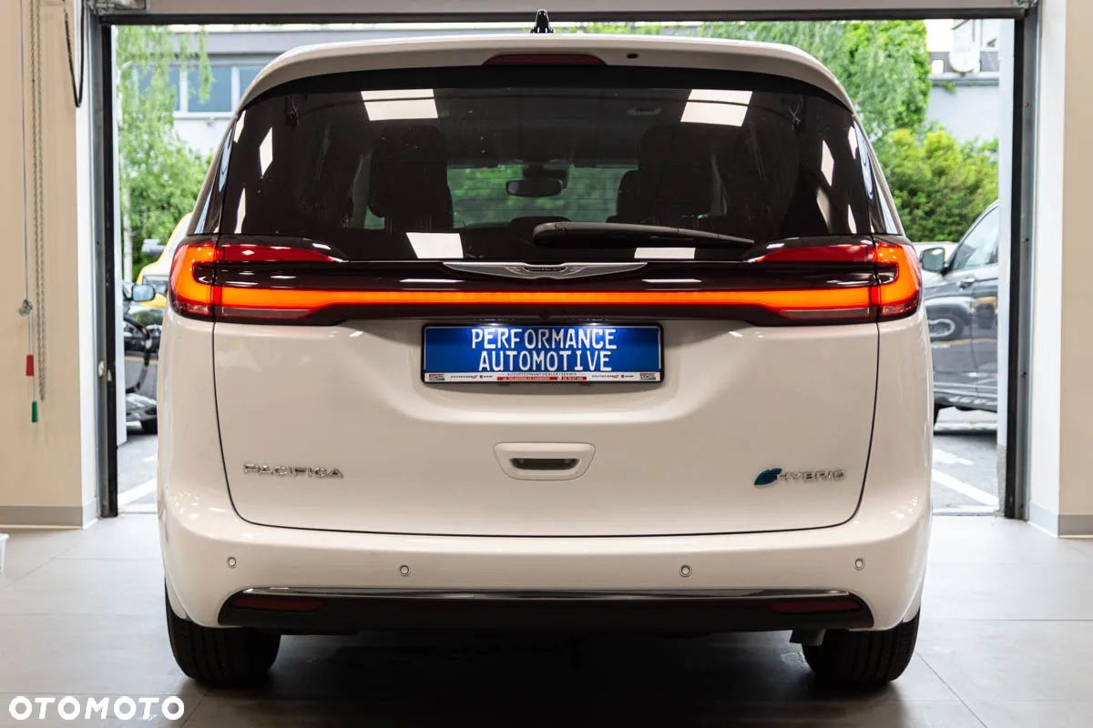 Chrysler Pacifica - 5