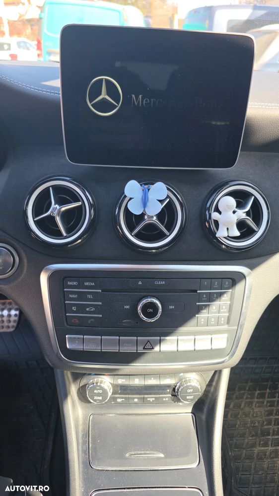 Mercedes-Benz GLA 250 4MATIC 7G-DCT Peak Edition - 7