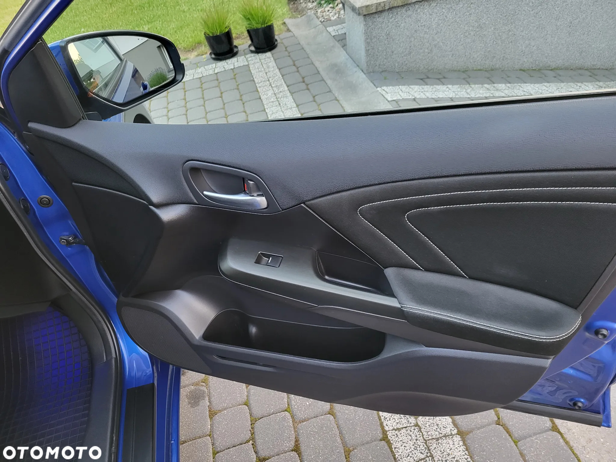 Honda Civic 1.8 i-VTEC Lifestyle Black Edition - 15