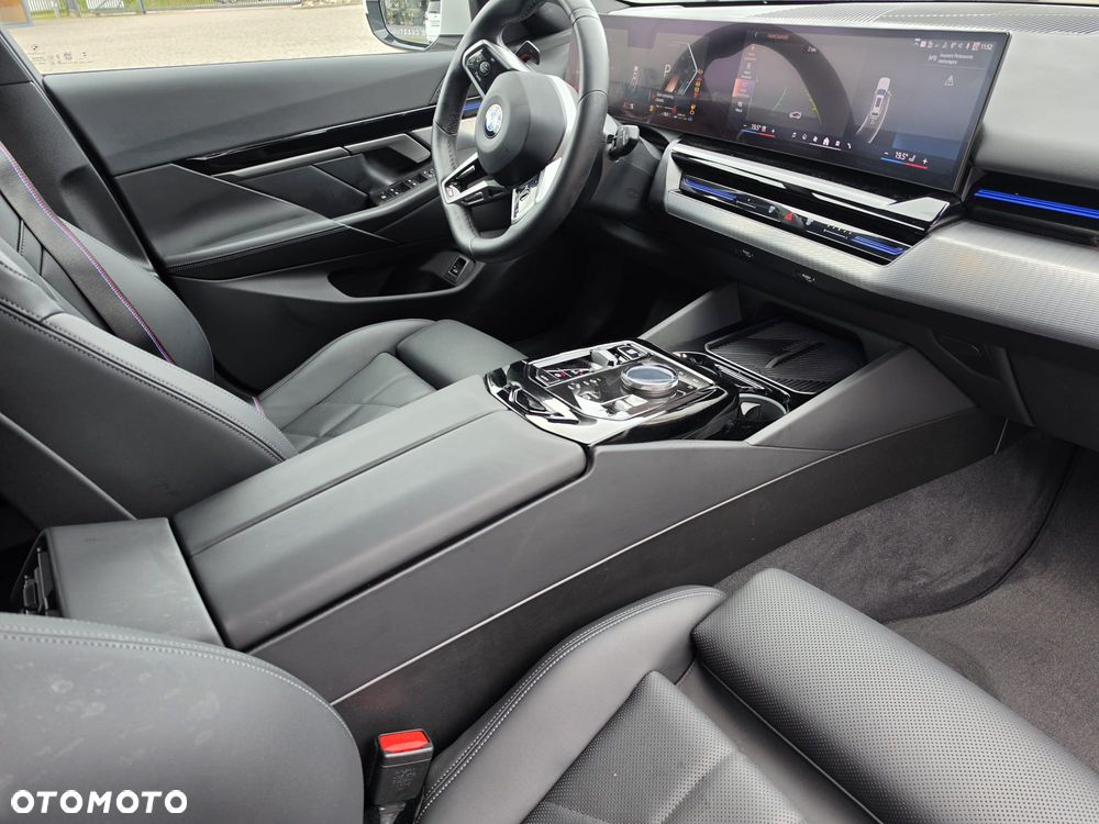 BMW Seria 5 520d xDrive - 6