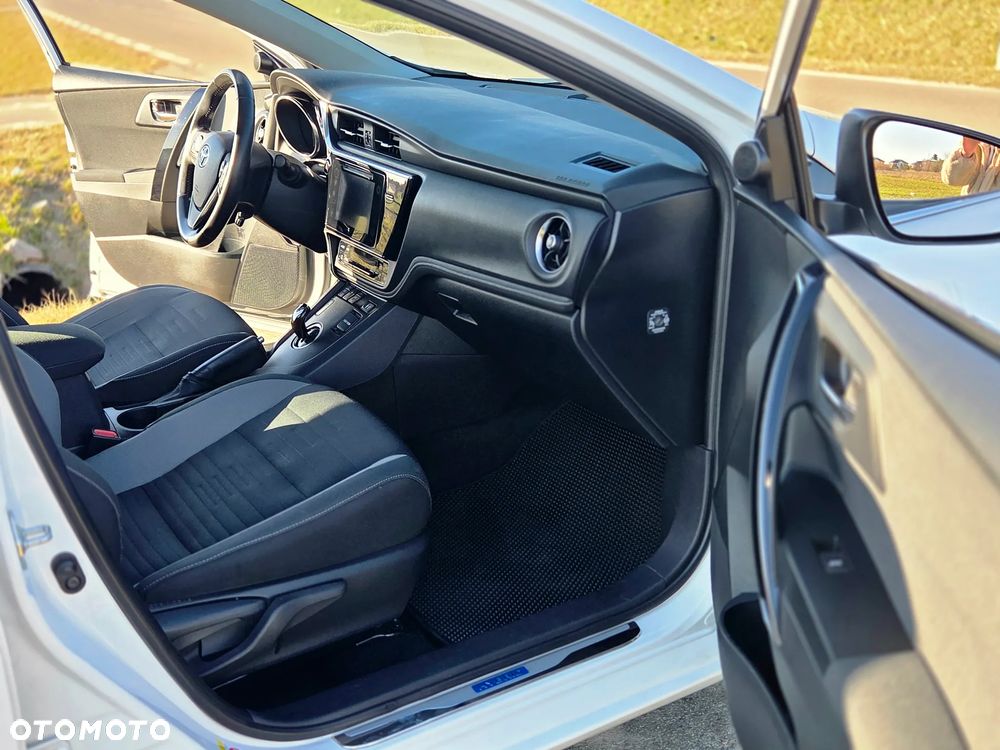 Toyota Auris - 21
