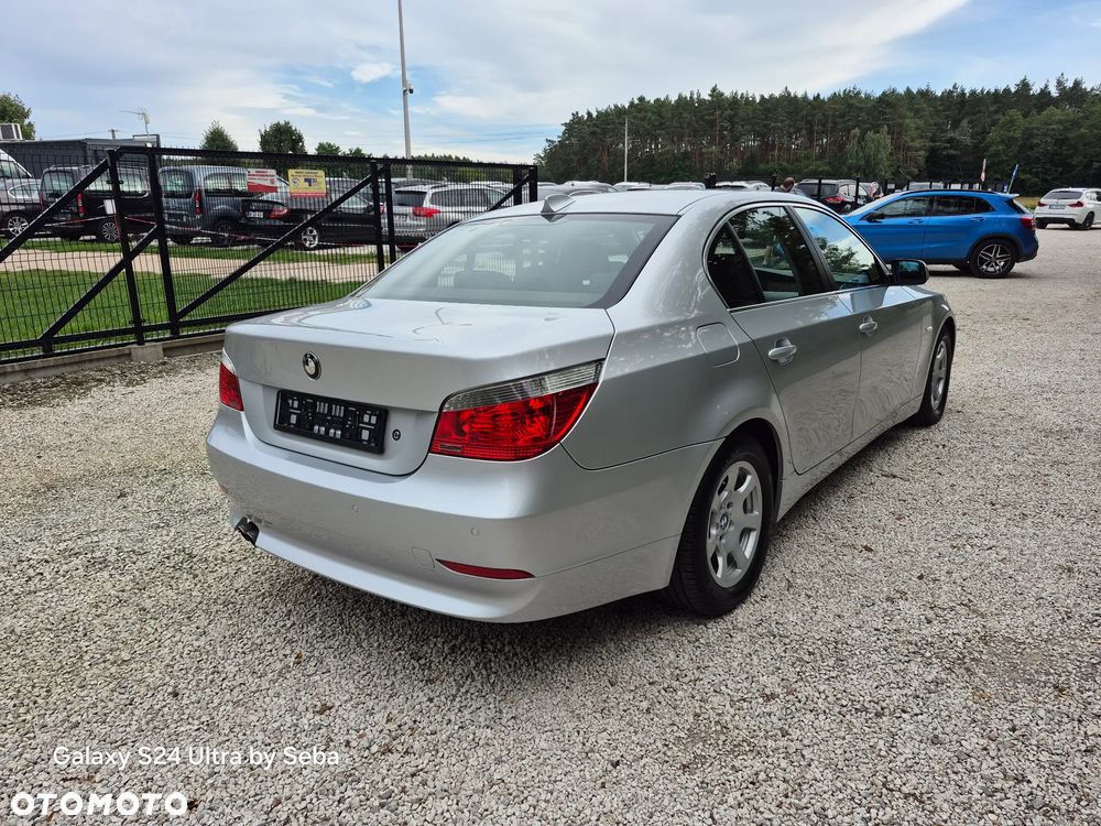 BMW Seria 5 523i - 5