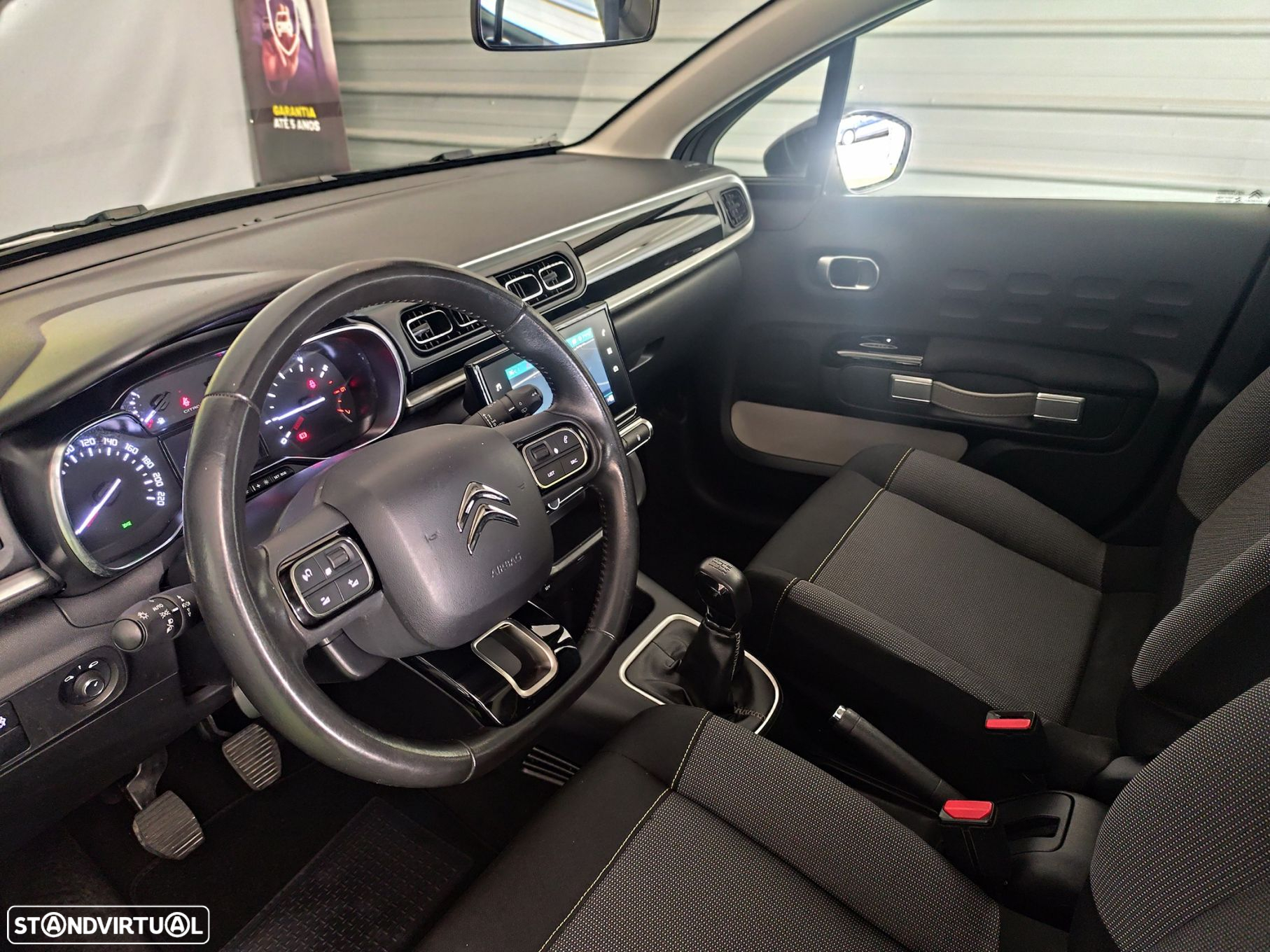 Citroën C3 1.2 PureTech Shine - 19