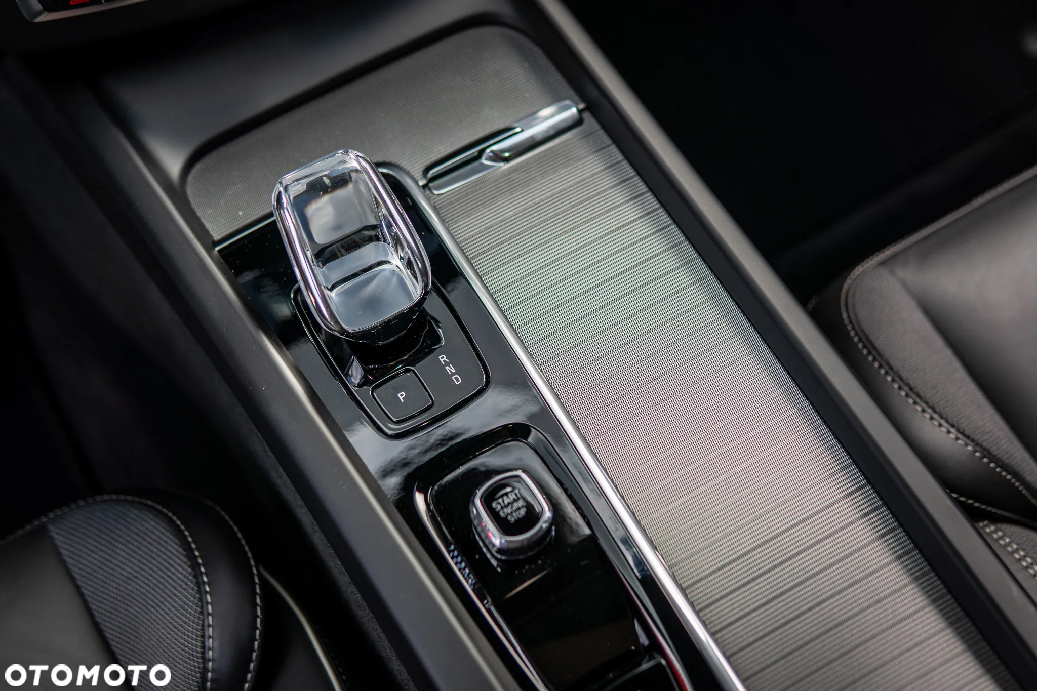 Volvo XC 60 B4 D AWD Plus Dark - 31