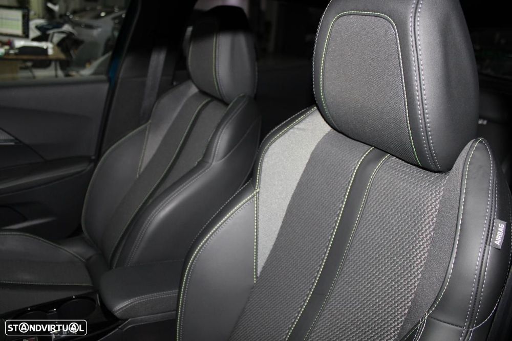 Peugeot e-2008 54 kWh GT - 8
