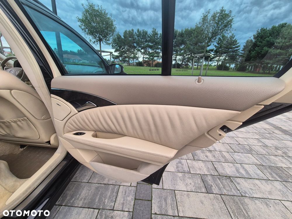 Mercedes-Benz Klasa E 240 4-Matic T Avantgarde - 14