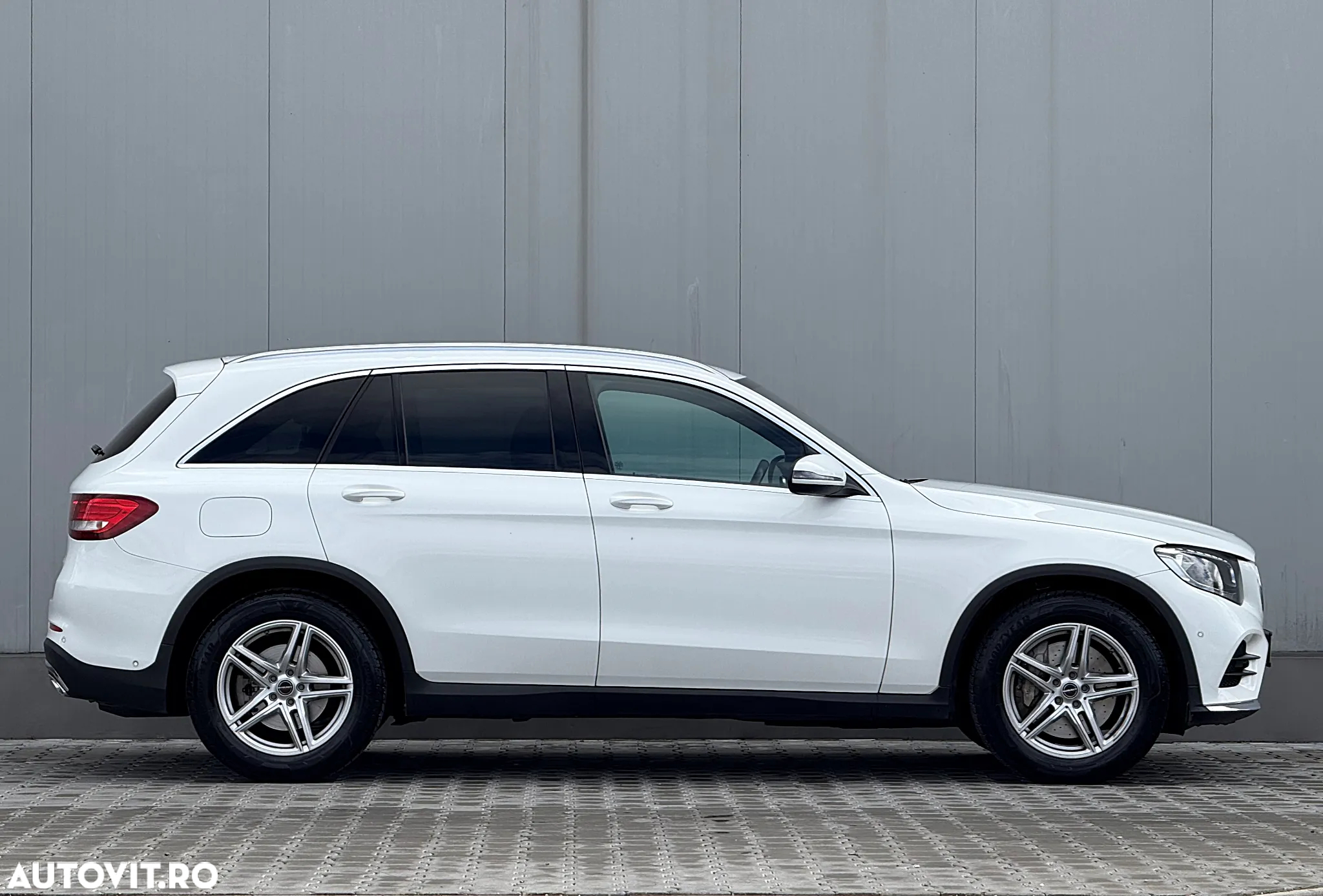 Mercedes-Benz GLC 220 d 4Matic 9G-TRONIC AMG Line - 10