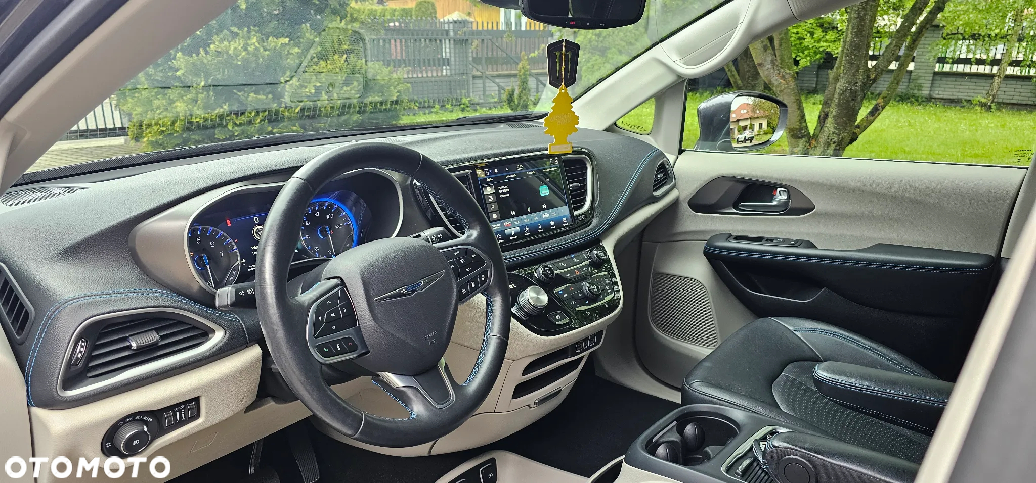 Chrysler Pacifica - 10