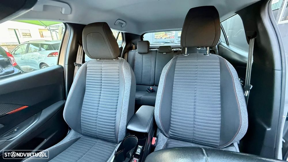Peugeot 2008 1.2 PureTech Active Pack EAT8 - 10