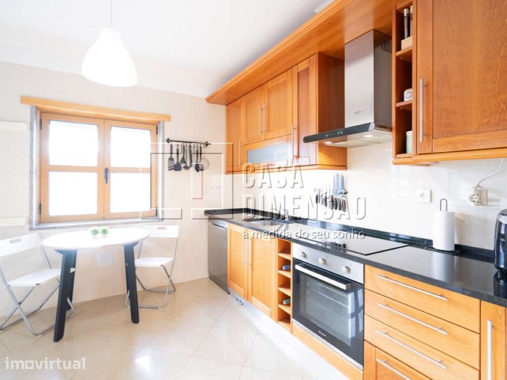Apartamento de tipologia T2 na Serra de Carnaxide, como NOVO!! - Grande imagem: 2/46