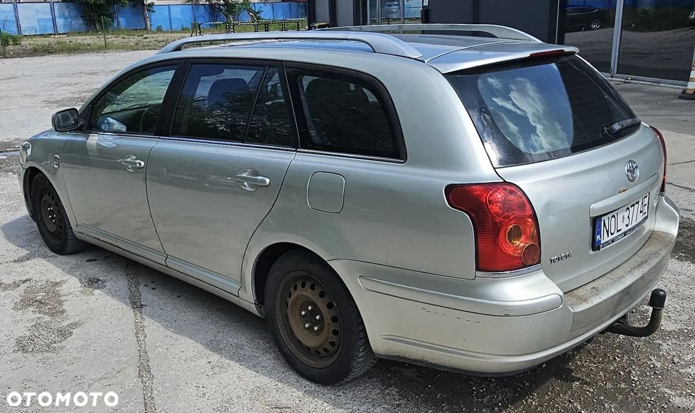 Toyota Avensis 2.0 D-4D Sol - 4