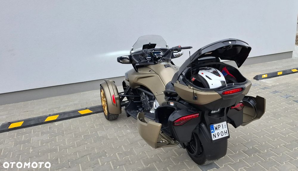 Can-Am Spyder - 9