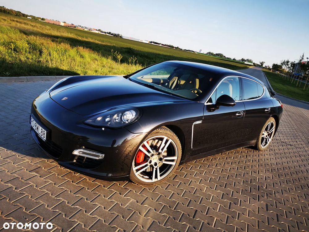 Porsche Panamera Turbo PDK - 13