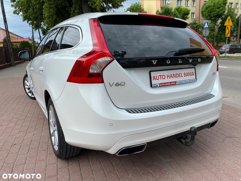 Volvo V60 D4 Momentum - 23
