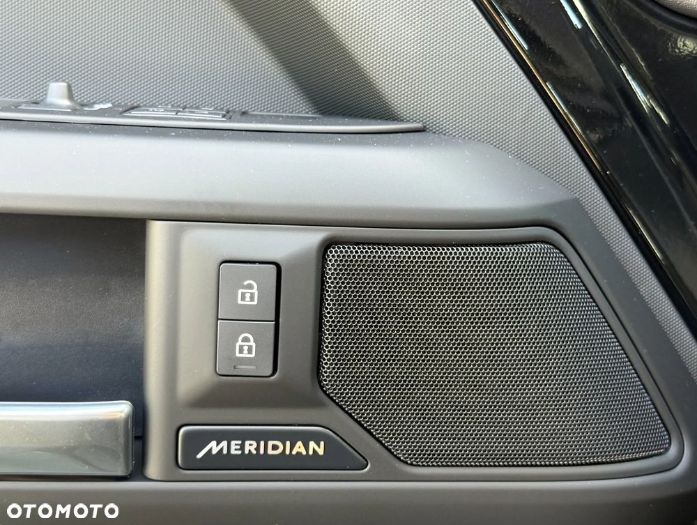Land Rover Defender 110 D300 X-Dynamic HSE - 15