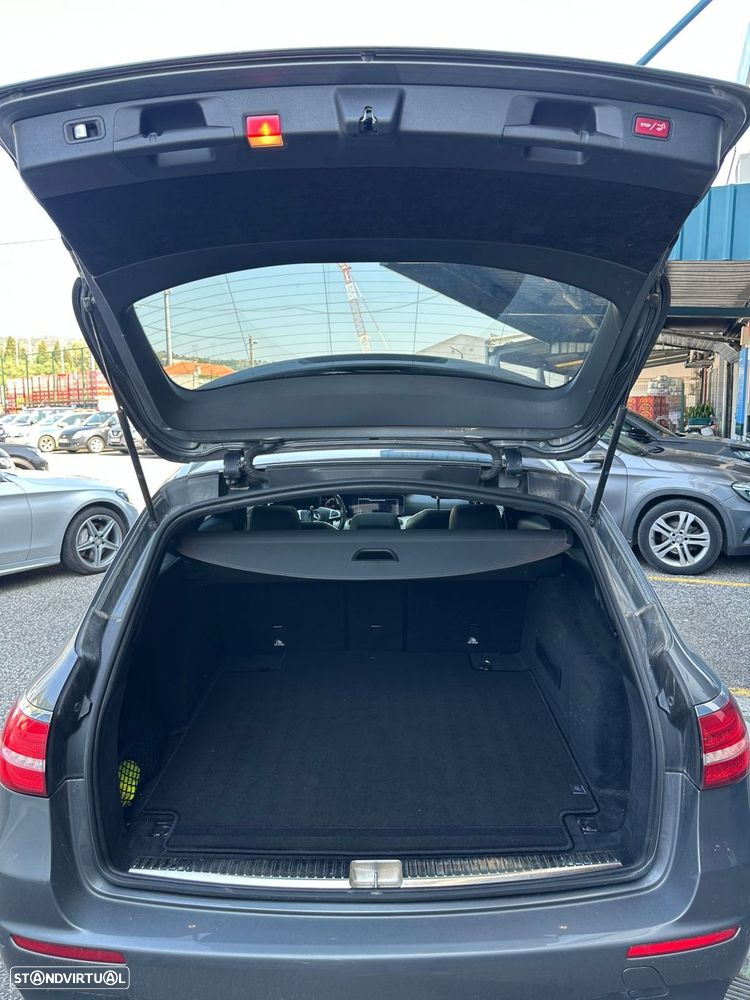 Mercedes-Benz E 220 d AMG Line - 4