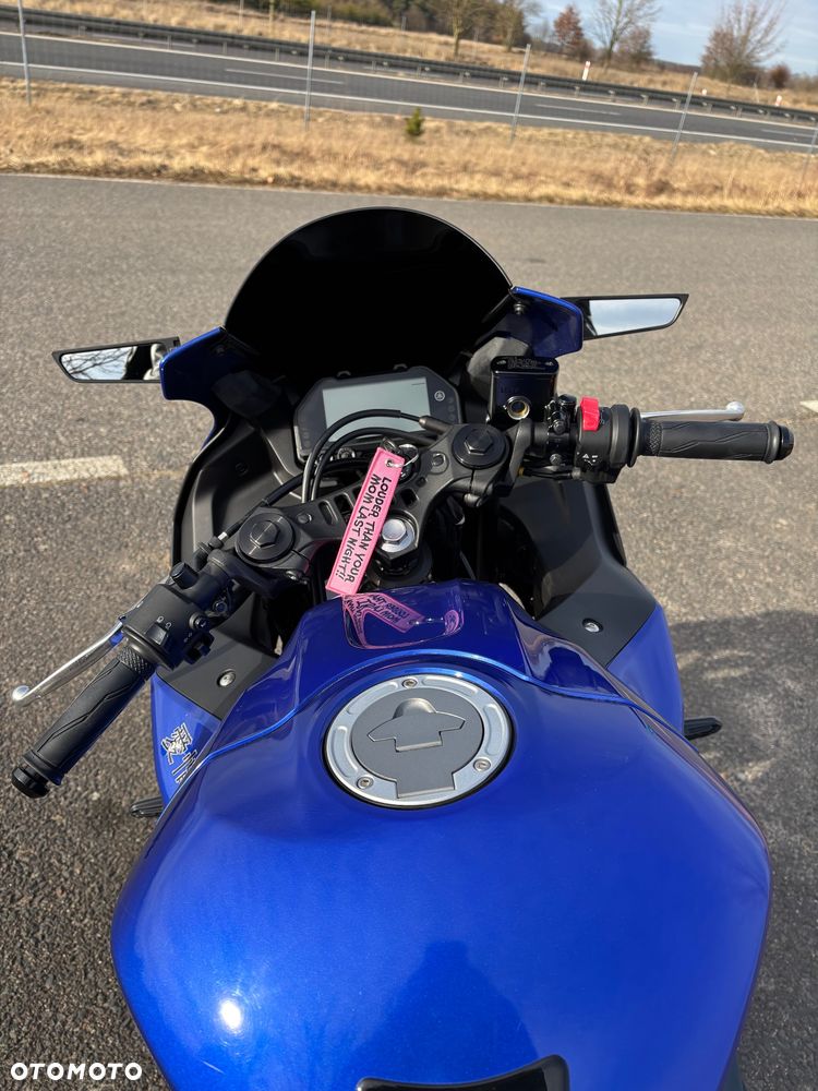 Yamaha R3 - 9
