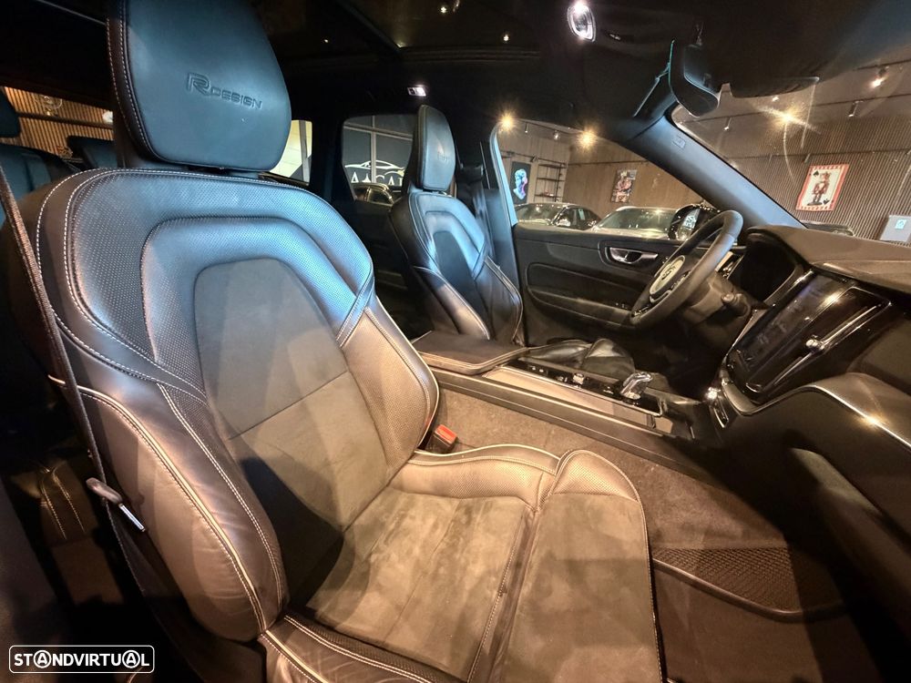 Volvo XC 60 2.0 T8 PHEV R-Design AWD - 44