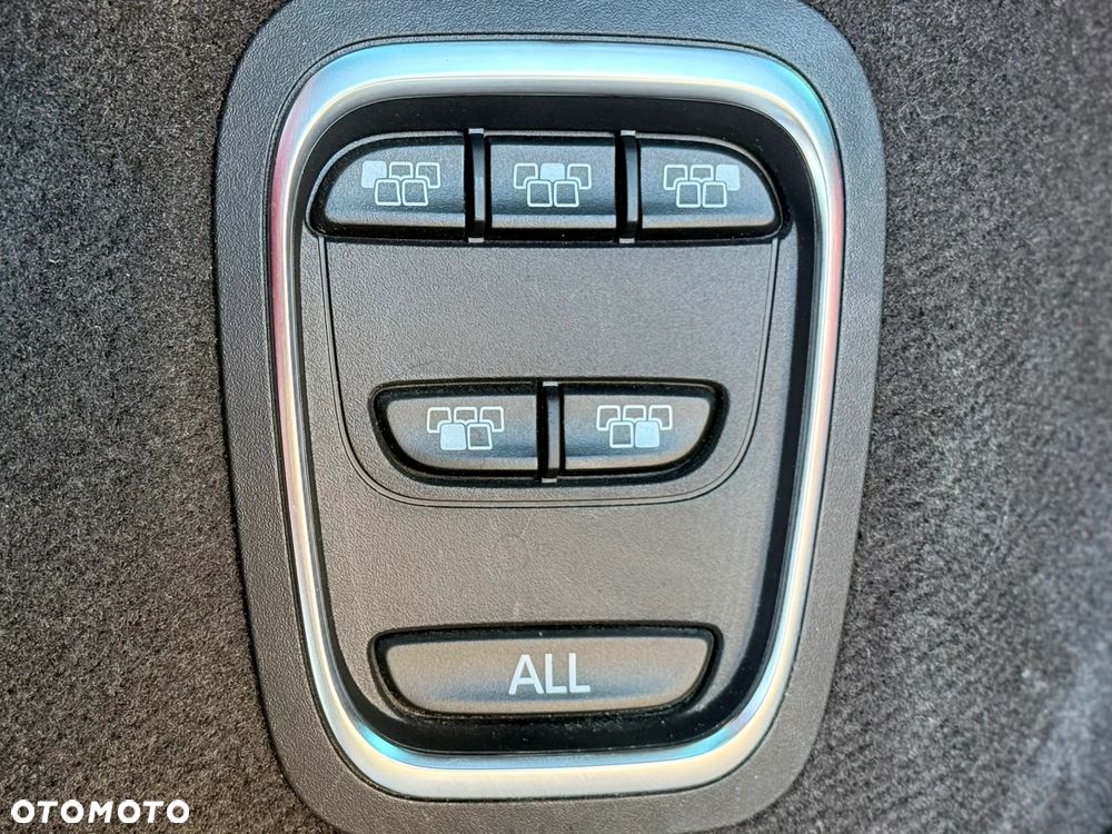 Renault Espace 1.6 dCi Energy Initiale Paris EDC 7os - 28