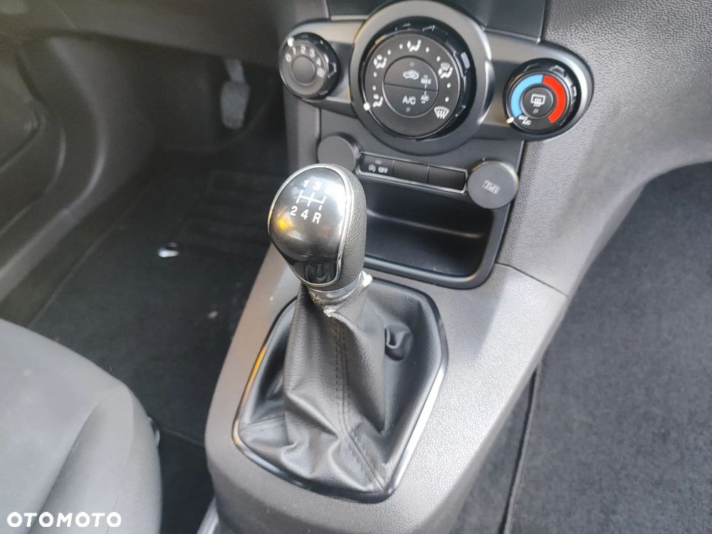 Ford Fiesta 1.0 EcoBoost Start-Stop Titanium - 24