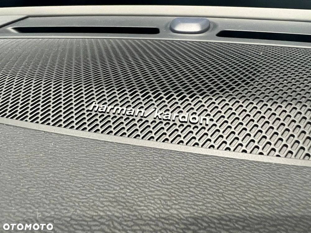 Volvo XC 40 B4 B AWD DKG RDesign - 32