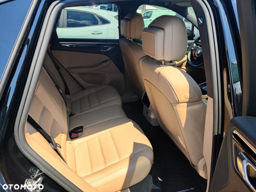 Porsche Macan Standard - 24