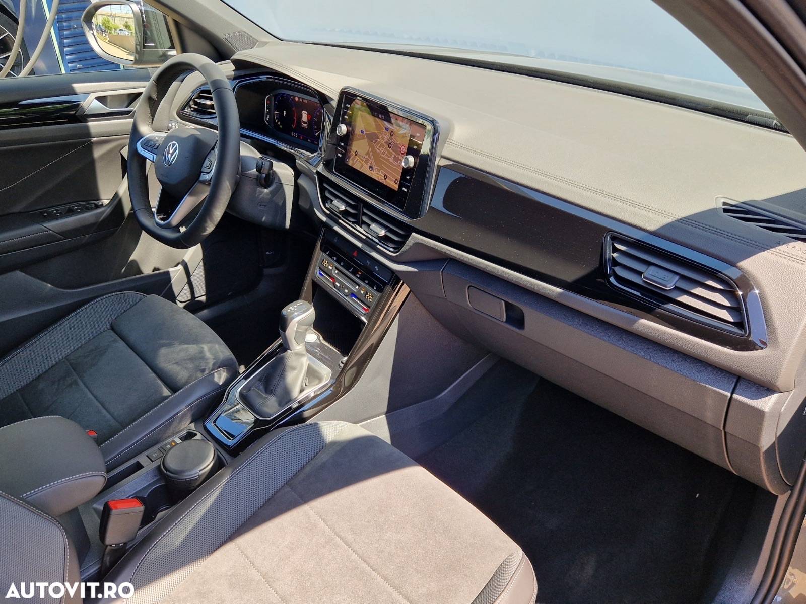 Volkswagen T-ROC 1.5 TSI DSG Style - 13