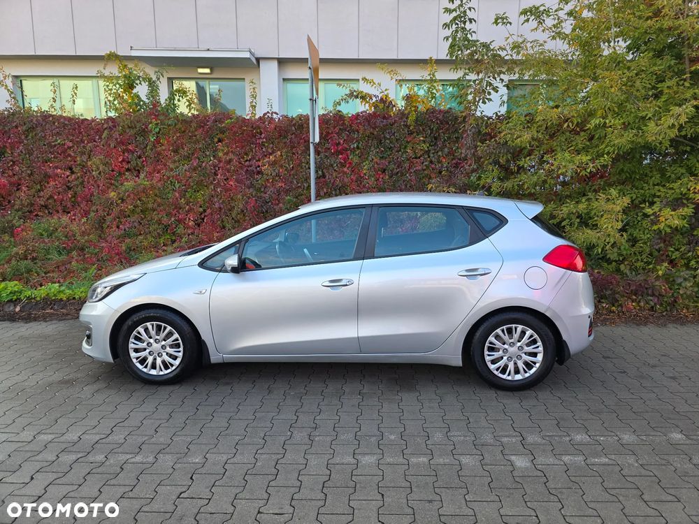 Kia Ceed - 10