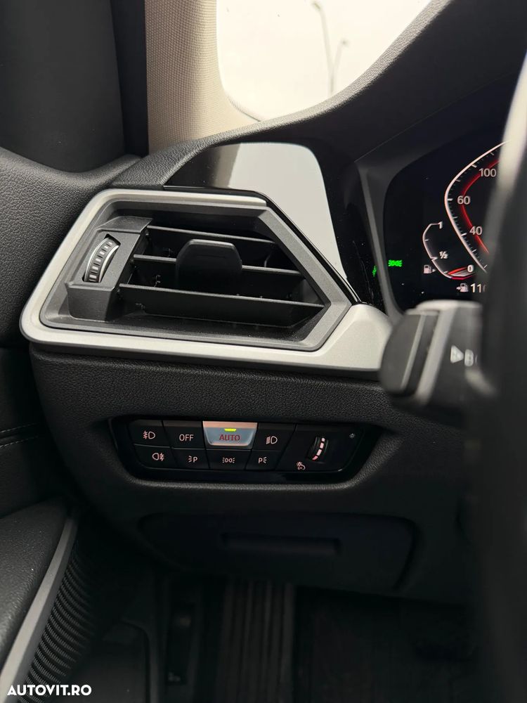 BMW Seria 3 320i Aut. Sport Line - 8