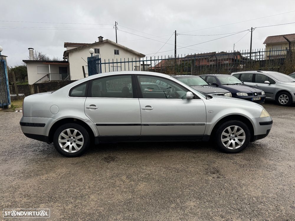 VW Passat 1.9 TDi Trendline EC - 4