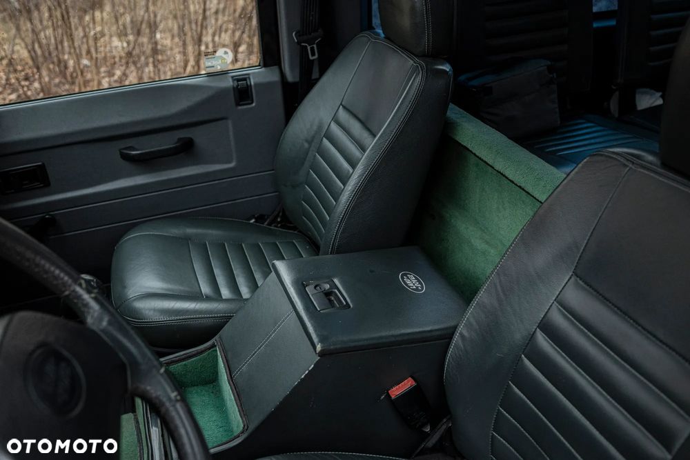 Land Rover Defender - 19