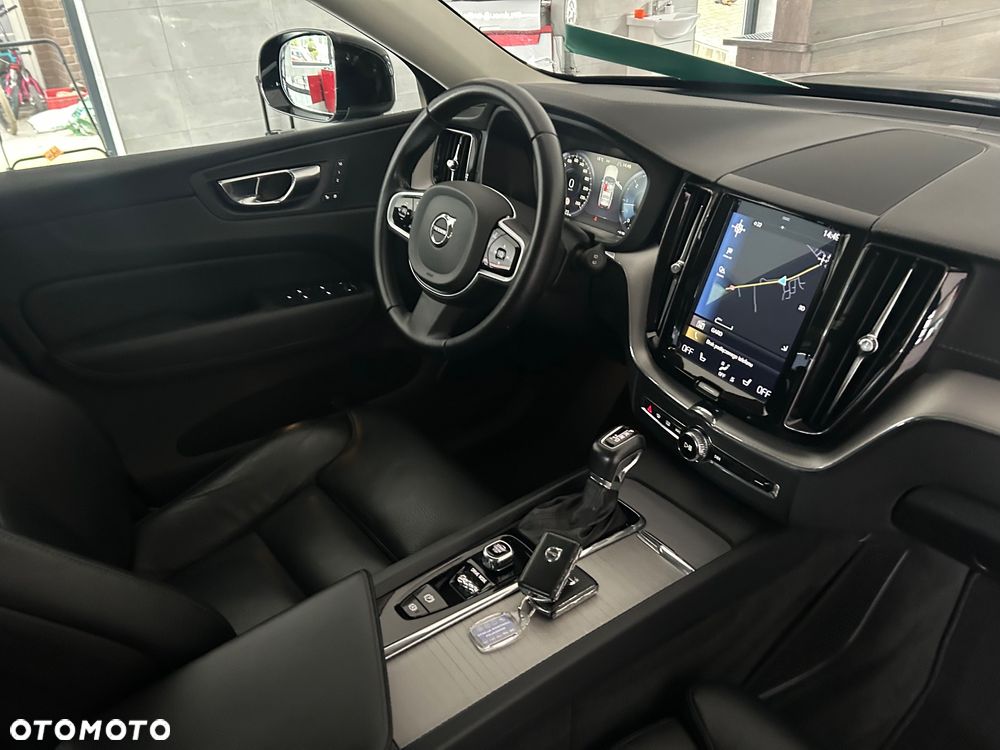 Volvo XC 60 D3 Geartronic Momentum - 28