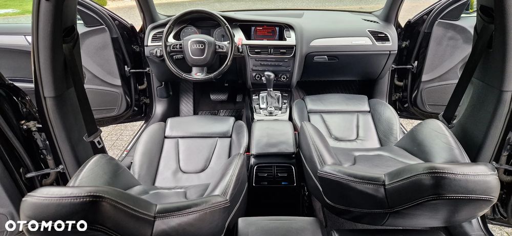 Audi S4 Avant S tronic - 32