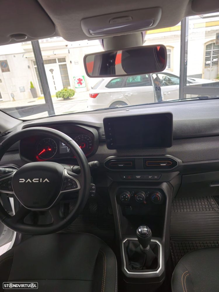 Dacia Sandero ver-1-0-eco--g-expression-bi--fuel - 12