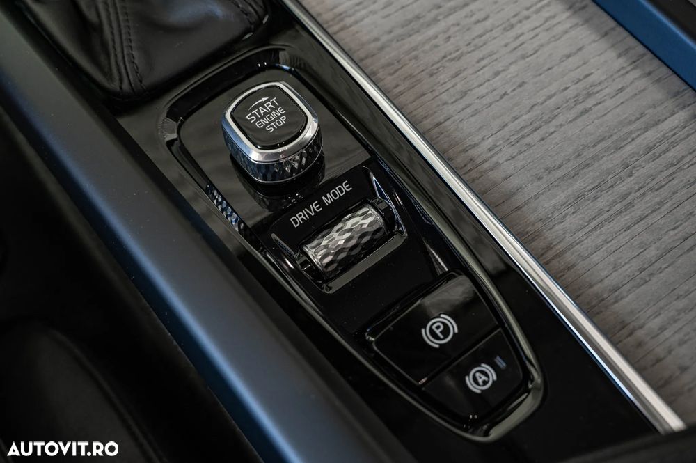 VOLVO XC60 2020 — imagine 14