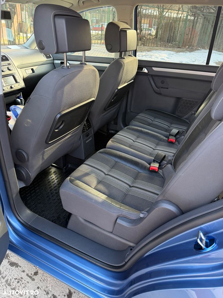 Volkswagen Touran - 8