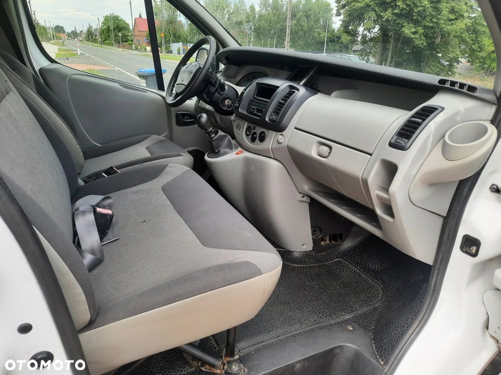 Renault TRAFIC - 8